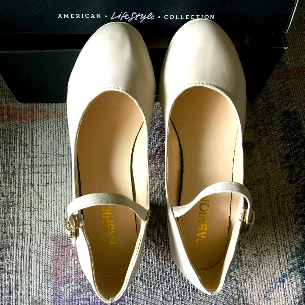Women High Heel Round Dress Shoe with buckle